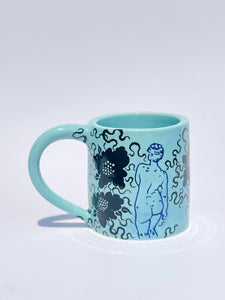 ** NEW ** Robin's Egg Classic Blue Figure Mug with Black Flowers