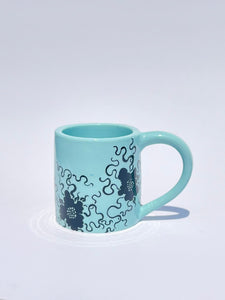 ** NEW ** Robin's Egg Classic Blue Figure Mug with Black Flowers