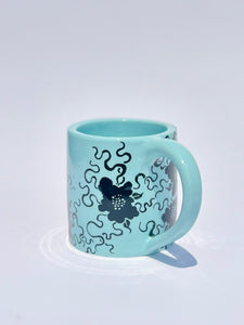 ** NEW ** Robin's Egg Classic Blue Figure Mug with Black Flowers