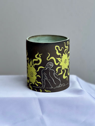 Dark Flower Recline Cup in Chartreuse