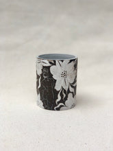 Dark Flower Cup in White