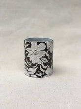 Dark Flower Cup in White